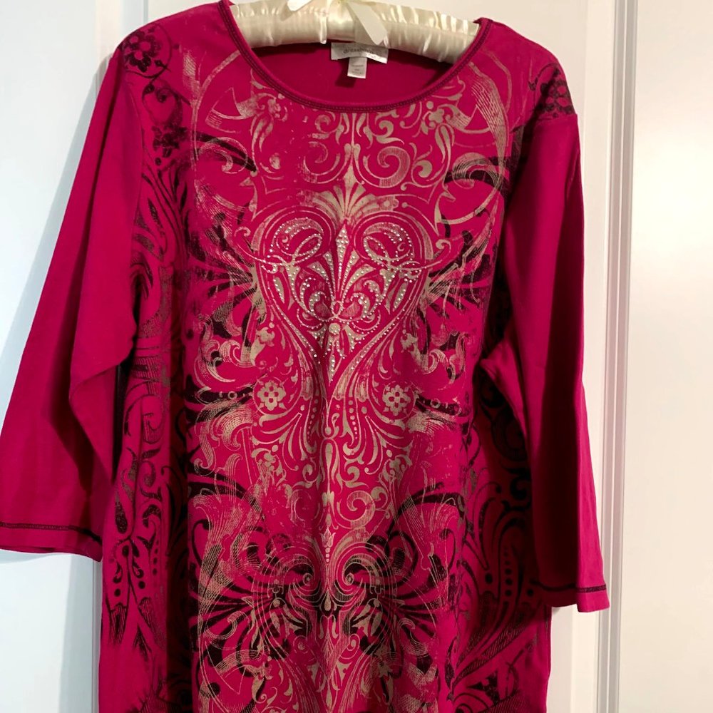 Hot Pink Top w. gold & black design 2X